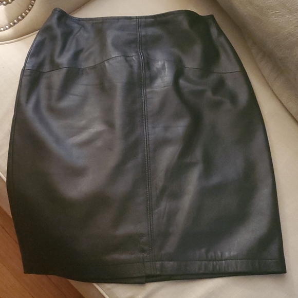 Gorgeous real leather black mini skirt - Picture 1 of 6